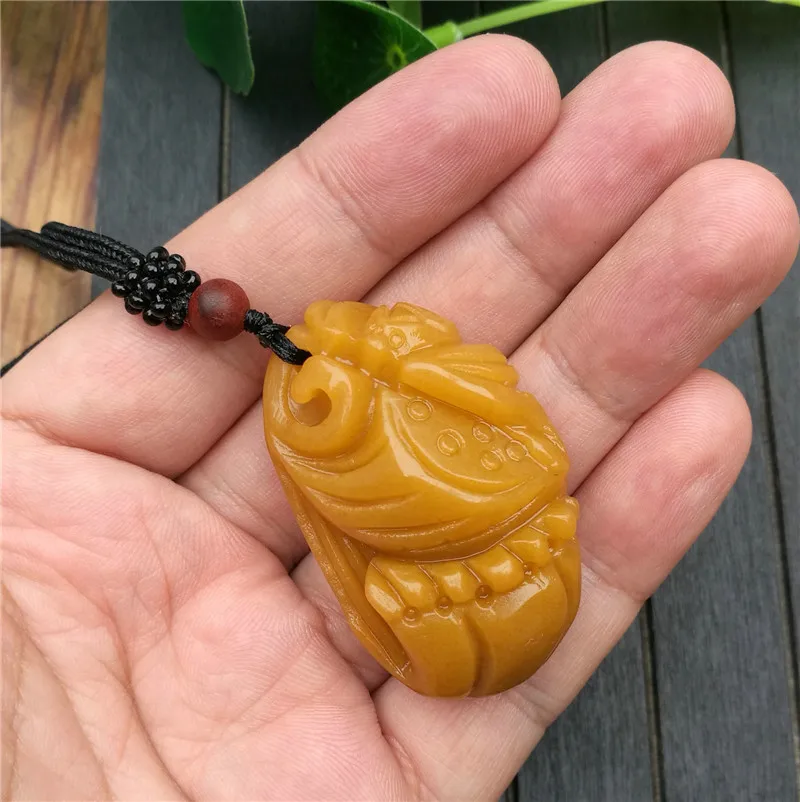 

Free Shipping Natural Jinsi Stone Pendant Carved Plant Fortune Lucky Pendants Women Men's Gift Amulet Jades Jewelry+Rope