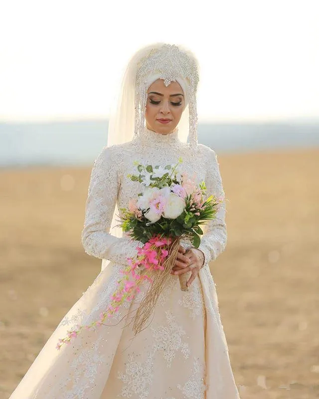 2019-elegant-a-line-wedding-dresses-muslim-long-sleeve-lace-appliques-sequins-long-train-dubai-arabic-style-wedding-dresses-bridal-gown (3)_