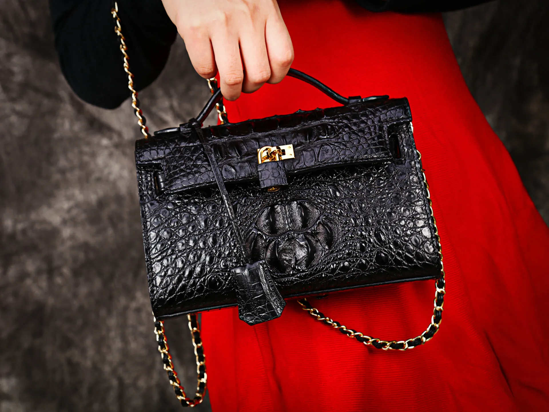 

True alligator handbags women's leather handbags fashion dinner bags can be carried on one shoulder and women's handbags