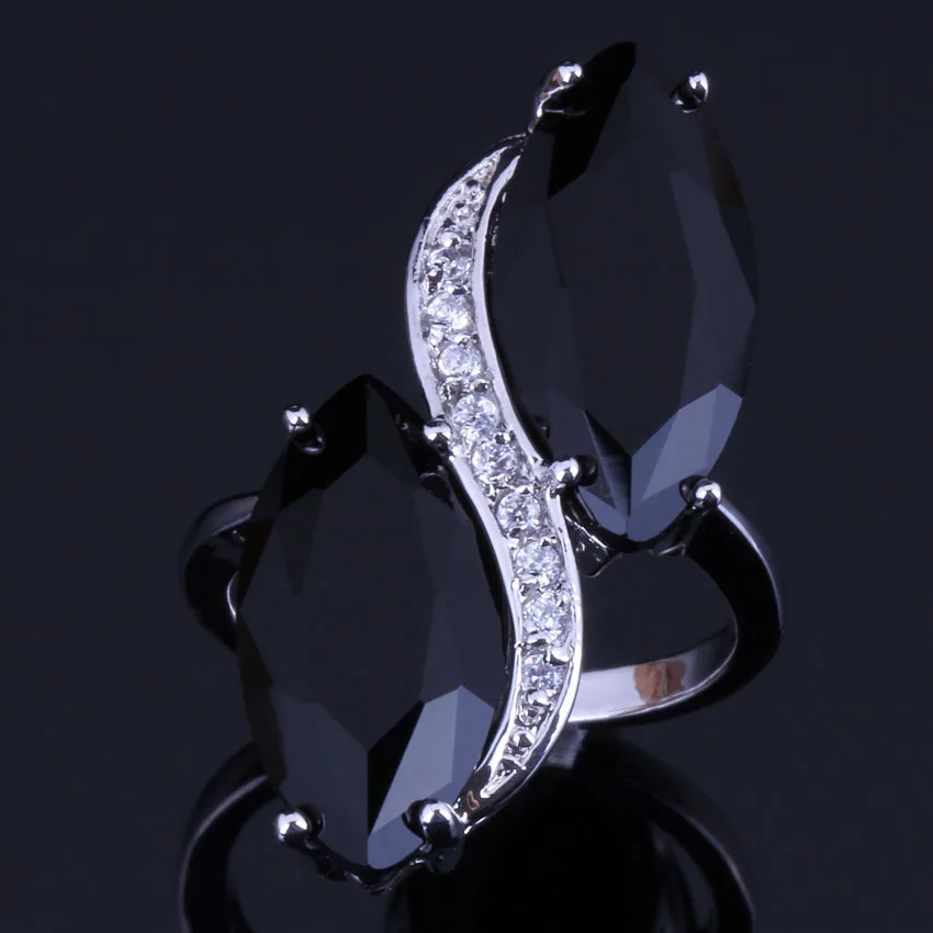 

Alluring Black Cubic Zirconia White CZ Silver Plated Ring V0512