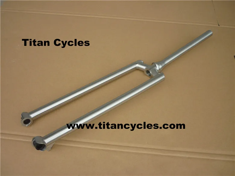 

Titanium tapperd fork M15*1.5 axle through