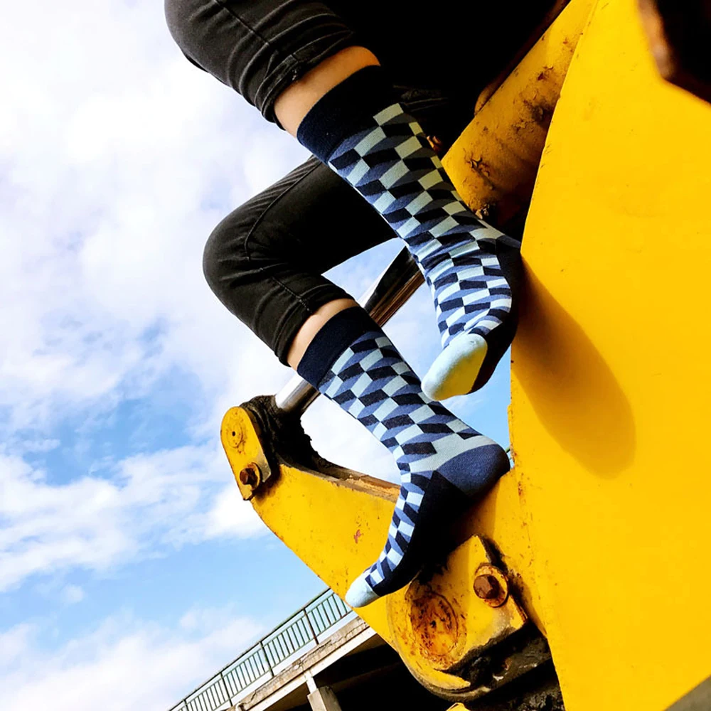 4592893198_934137848