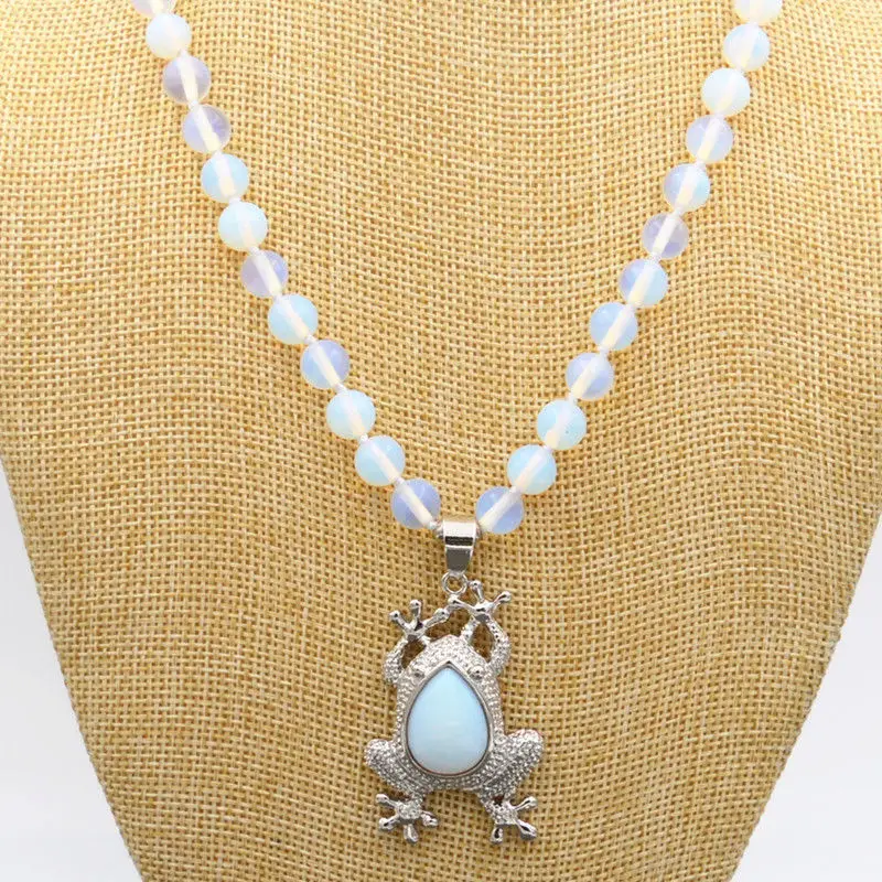 

Frog 8MM Beautiful Natural White Opal Round Beads Gems Pendant Necklace 18 "AAA