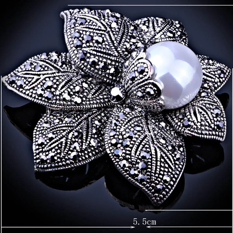 Blucome Vintage Flower Brooch Pin For Women Party Gifts Shiny Pearl Brooches Women Vintage Wedding Hijab Scarf Pin Up Buckle