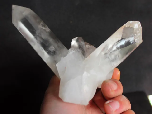 

(454g) 100% Natural QUARTZ Crystal Cluster Specimen Point Healing