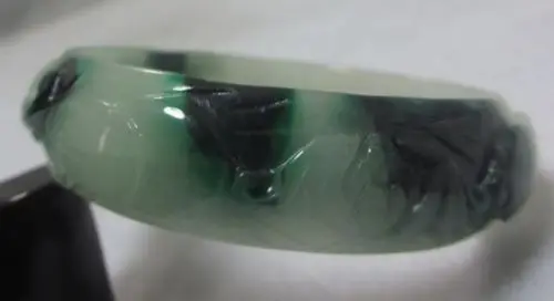 

2709 BEAUTIFUL HAND-CARVED BLACK GREEN EMERALD JADE GEMS BANGLE BRACELET