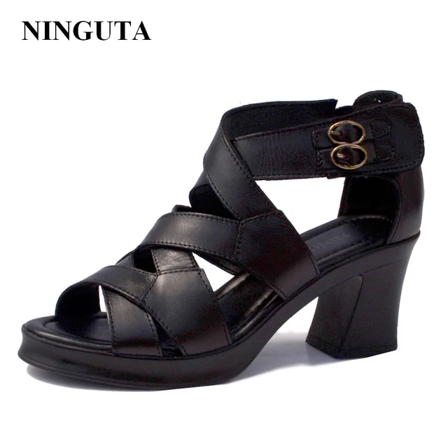 รองเท้าแฟชั่นผู้หญิง ใหม่ล่าสุด งานดี มีให้เลือกหลายแนว