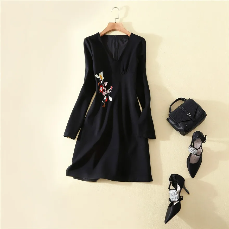Женское подиумное платье, высокое качество, v-образный вырез, длинный рукав, вышивка, элегантные мини платья, черное Повседневное платье NP0202MP
