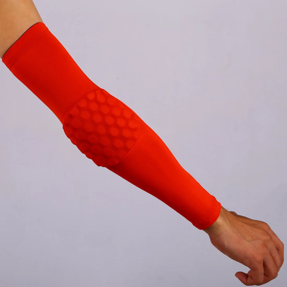 Новые устойчивые спортивные налокотники, дышащие баскетбольные налокотники, поддерживающие щитки, нарукавники, гетры - Цвет: Красный