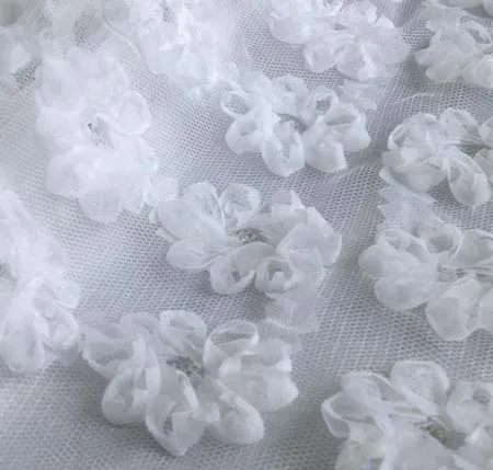 Сетчатая, кружевная ткань с шифоновыми 3D розами и вышивкой пайетками, ткань для пошива женских платьев, юбок, блузок, свадебных украшений. Отрезы декоративной вышитой ткани для лоскутного шитья - Цвет: White