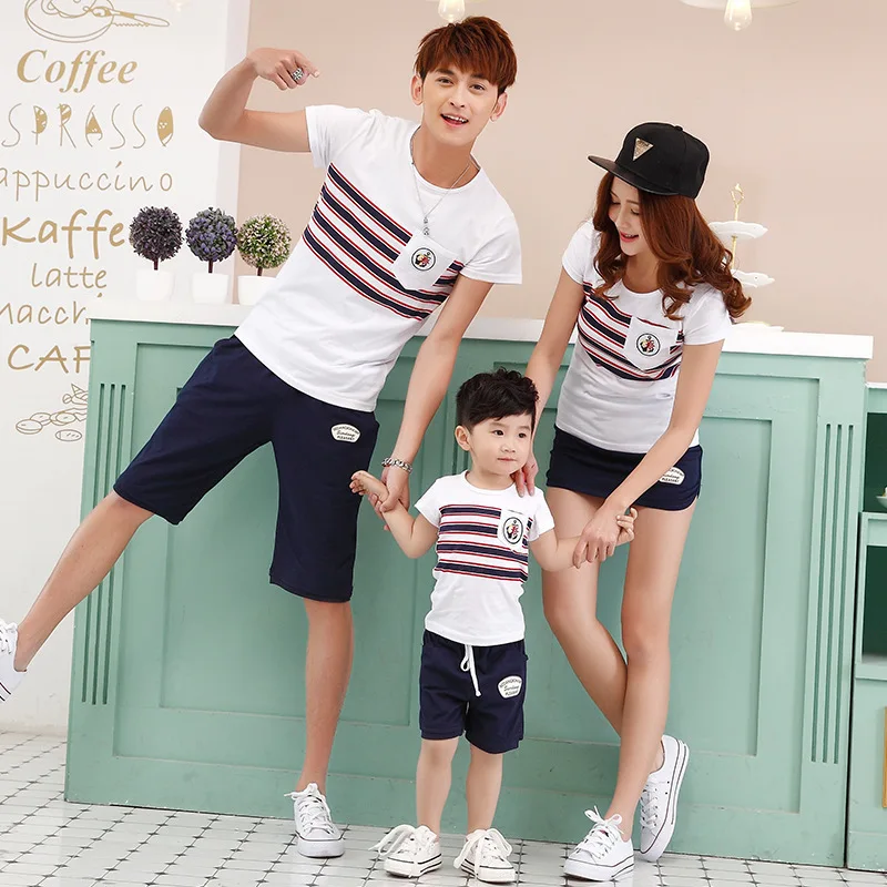 парная одежда для семьи. мама папа одежда. спортивные костюмы для всей семьи одинаковые. пижамы для всей семьи. одинаковые одежды для все семьи.