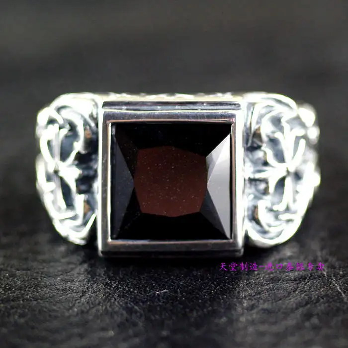 

Thailand imports, handsome boys style black Zircon ring silver surface