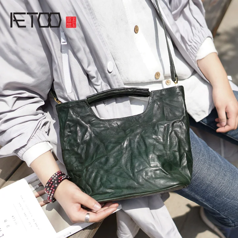 

AETOO Handmade old one-shoulder oblique back handbag, Lady fold cowhide crossbody bag, female small child mother tot Package