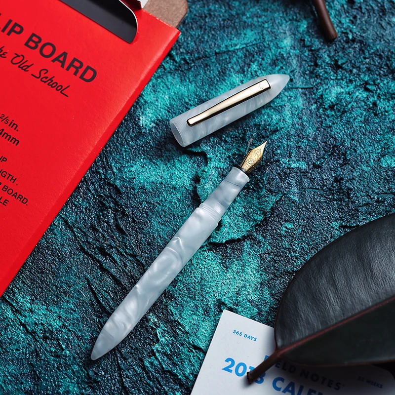 

Unique Design Fine Point Fountain Pen 0.5mm Ink Set with Gift Box and Pouch Christmas Gift Stationery for Friends and Families