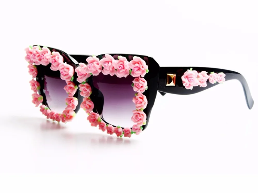 Brand Designer 2017 Sunglasses Women Red Flower Baroque Style Luxury Sunglasses For Ladies Beach Summer Eyewear Brand Designer 2017 Sunglasses Women Red Flower Baroque Style Luxury Sunglasses For Ladies Beach Summer Eyewear