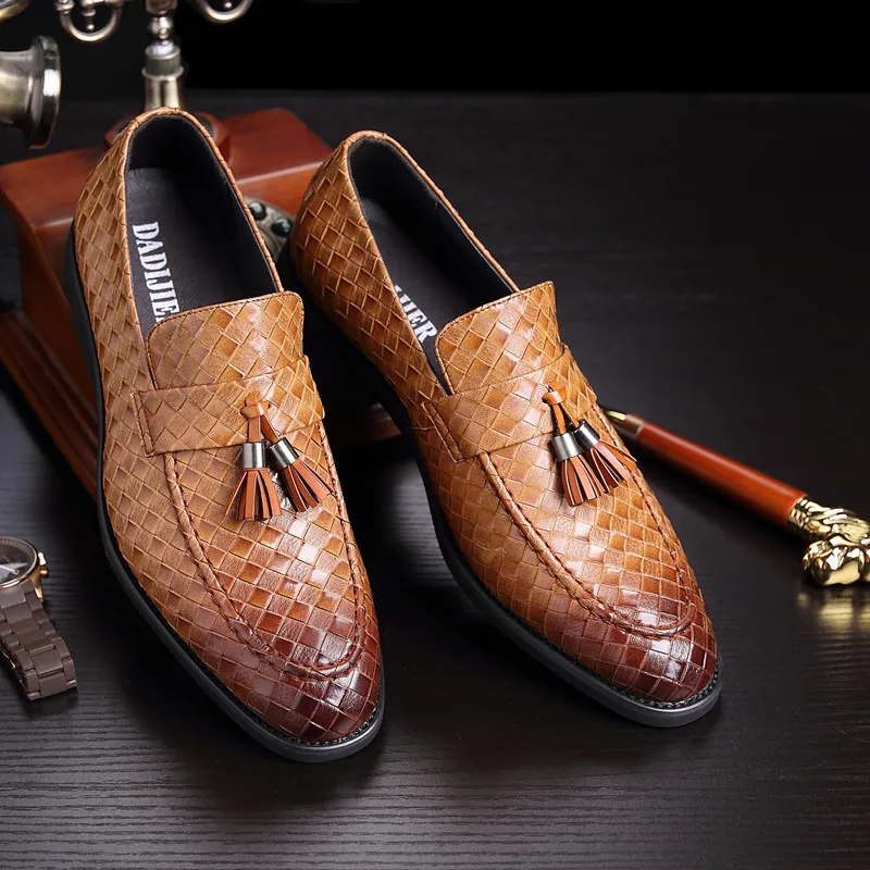 

2019 men's shoes new spring business shoes men's sets of feet fashion large size