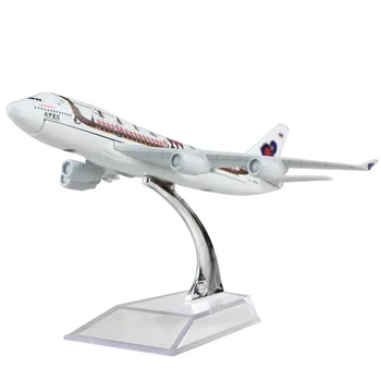 

THAI Airlines dragon boat Boeing 747 16cm airplane models child Birthday gift plane models toys Free Shipping