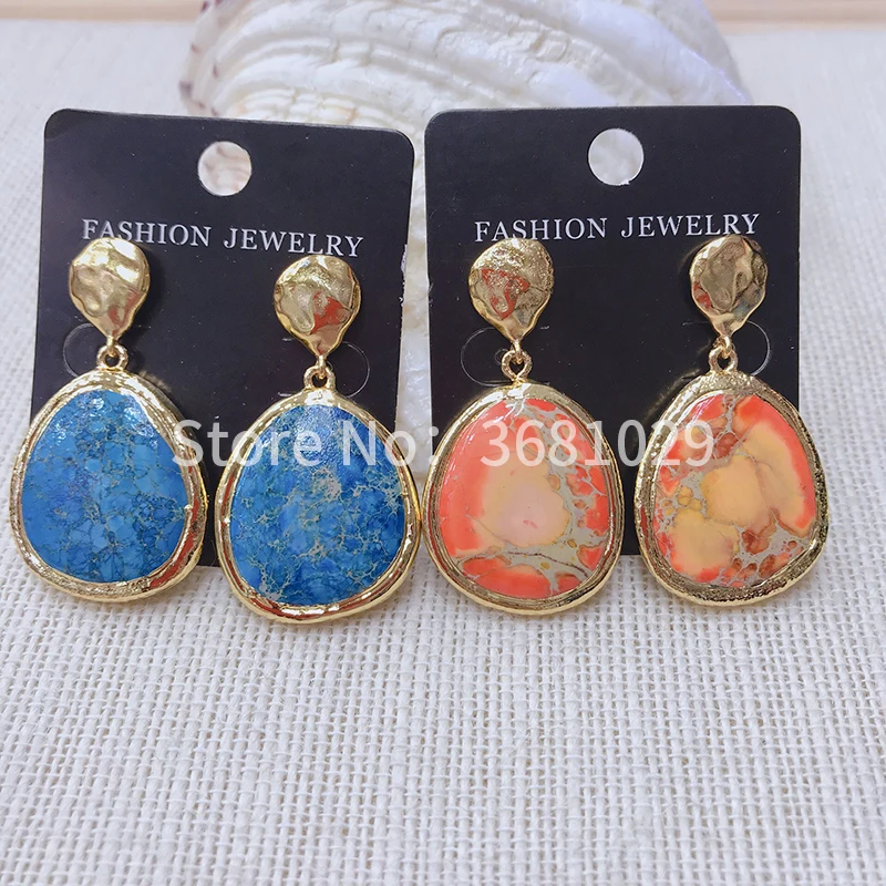 

Simple and fashionable, elegant and round earrings are perfect for matching earrings and pendant