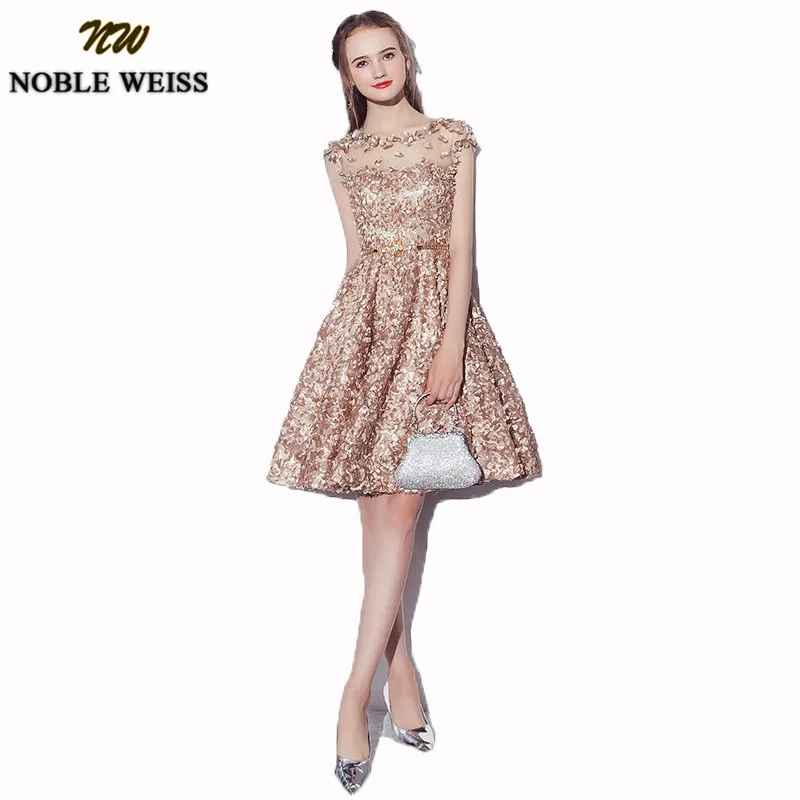 

NOBLE WEISS Sheer Scoop Neck Prom Dresses 2019 Sexy Short Knee Length Vestido De Festa New Fashion Dress Evening Wear Plus Size