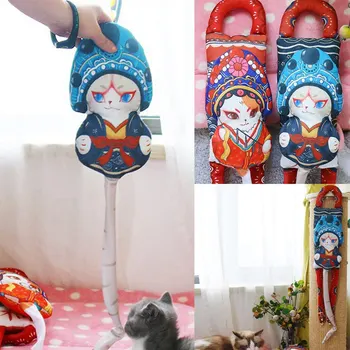 

jouet chien Cat Door Holder Cat Teaser Farewell To My Concubine Beijing Opera Squeaky Scratch Toy Cat Kitten Door Hanging Wand