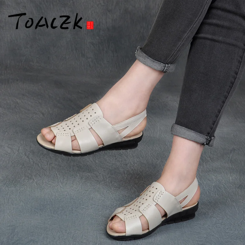 

Low heel soft bottom casual shoes, hollowed breathable mom shoes, summer anti-skid leather fish beak sandals