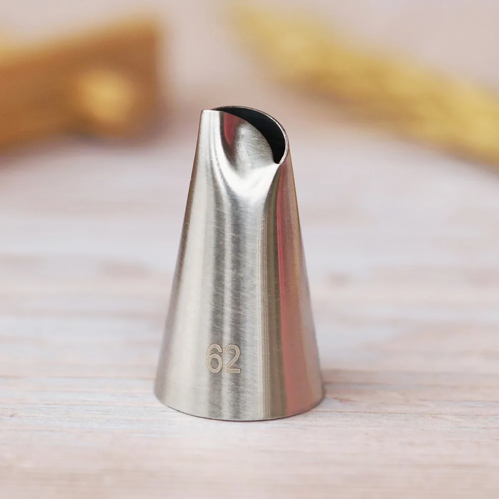

#62 Chrysanthemum Stainless Steel Icing Piping Nozzles Pastry Tips Cake Cream Cupcake Decorating Tools