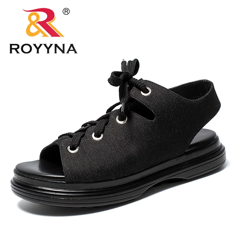 ROYYNA новые стильные женские сандалии для отдыха босоножки из джинсовой ткани на
