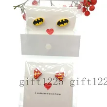 12 пар мультфильм Мстители Бэтмен Супермен Логотип Женщины Милая модная шпилька серьги стильные серьги для девушек подарки