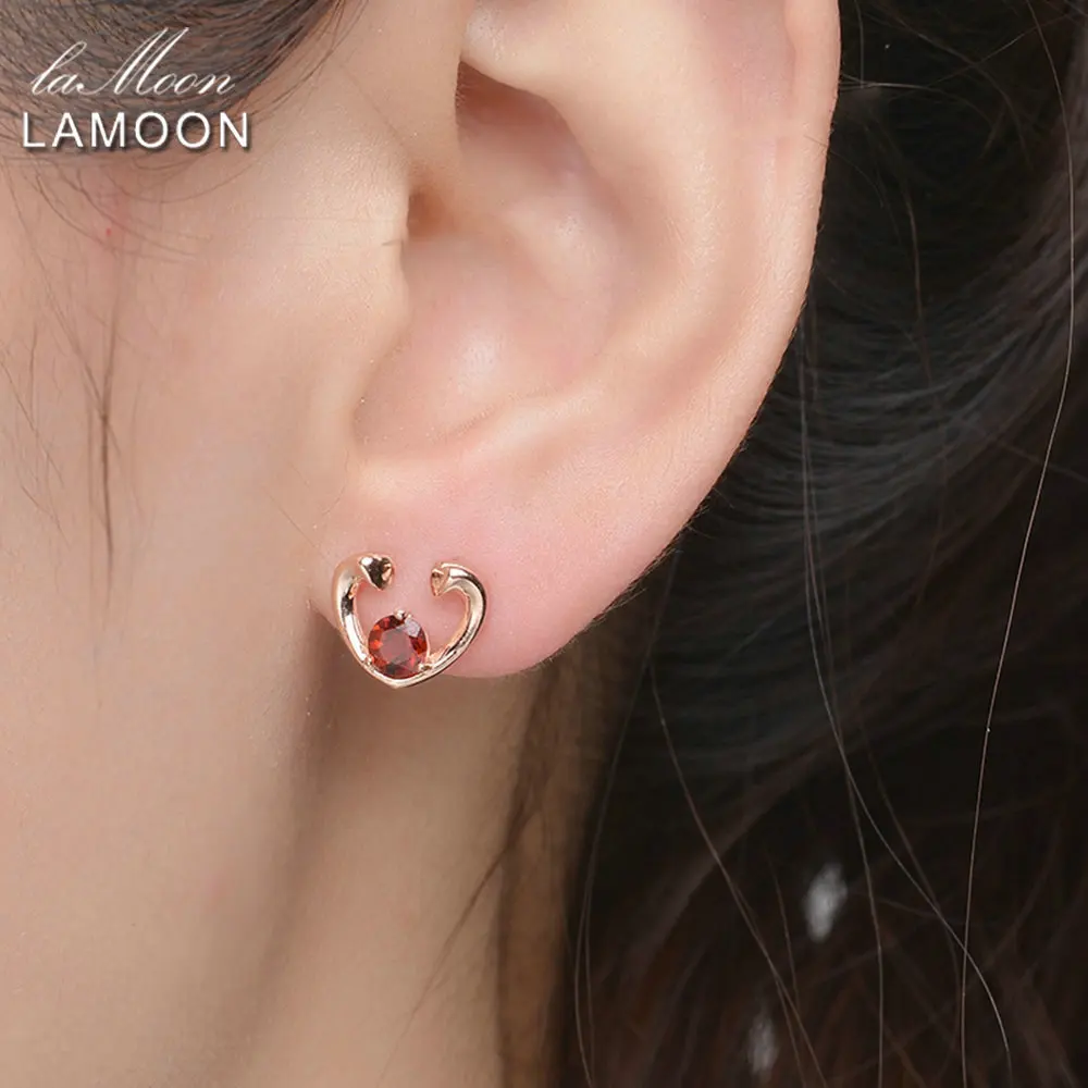 Модные серьги гвоздики LAMOON 0 6 ct 100% с натуральным красным гранатом серебряные