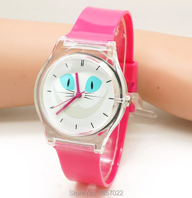 3184282906_677347802