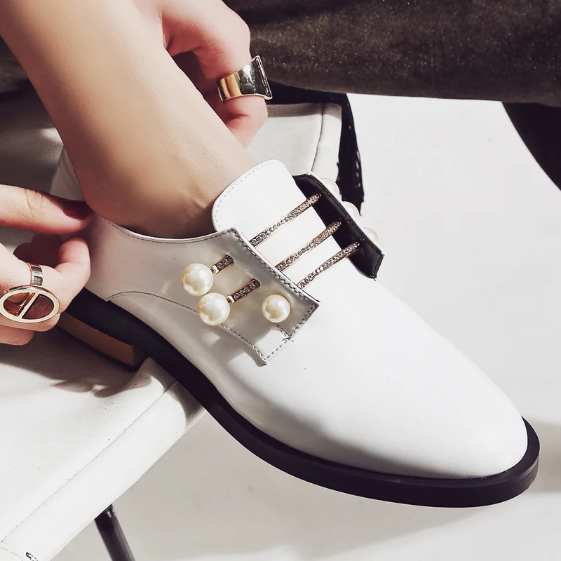 XiuNingYan/Брендовая женская обувь на плоской подошве; качественные лоферы; ручной работы жемчуг бусины; цвет белый, черный; повседневные броги; дерби; обувь размера плюс 33-43