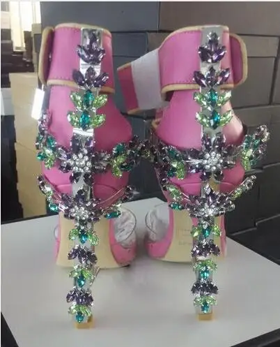 Обувь на высоком металлическом каблуке, украшенная кристаллами; обувь в стиле Рианны; сандалии со стразами; женские вечерние сандалии с косым ремешком из ПВХ - Цвет: as pic