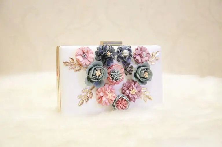 

2017 Handmade Fabric Flowers Evening Bag Luxury Wedding Bride Clutch Bag Pearl Party Handbag Mini Purses Wallet