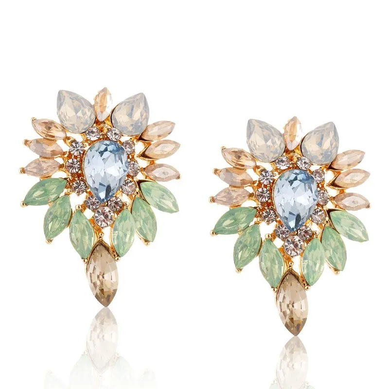 Europe and America 2015 New Beautiful Fashion Three Colors Crystal Earrings Elegant Stud Earrings For Women (2)