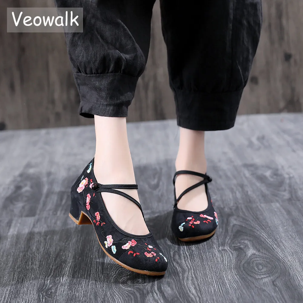 

Veowalk Women Embroidered Jacquard Fabric Block Heel Shoes Instep Strap Retro Ladies Casual Cotton Pumps Cheongsam Matched