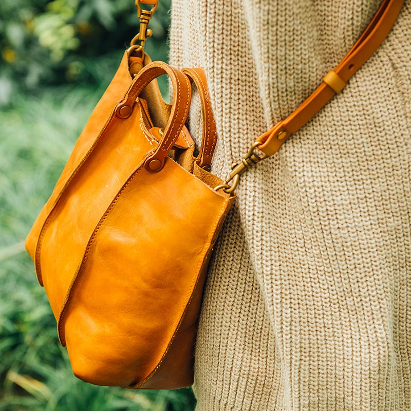 AETOO Retro literary handmade cowhide single shoulder oblique cross bag college wind leather casual Handbag