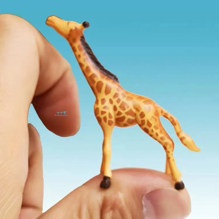 2 PCS 1 87 HO Scale Model Giraffe miniature animal models landscape model train railway layout 3