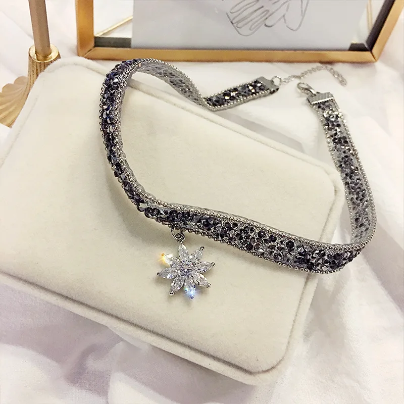 

Korean Fashionable Crystal Necklace Short Clavicle Chain Net Red Pendant Necklace Necklace Jewelry Women