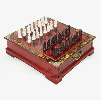 

Collectibles Vintage 32 chess set and rosewood table