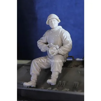 

Scale Models 1/ 35 Soldier of soviet elite assault troops figure Historical Resin Model