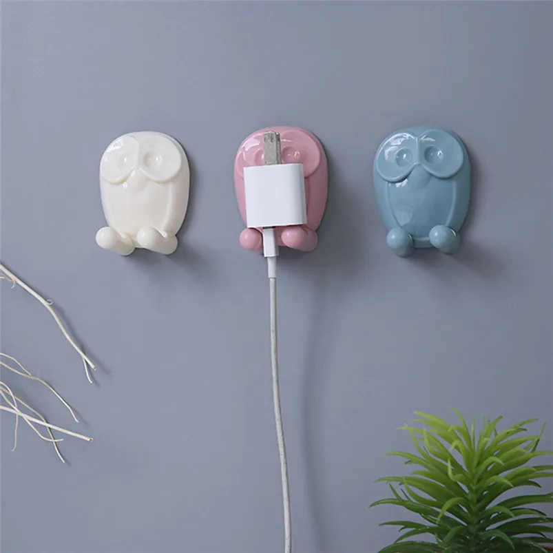 Owl hook Kitchen Sticker Hook Hook Toothbrush Rack Cartoon Socket Plug Hook Hook And Hook Home Decor Cocina 30FY2608
