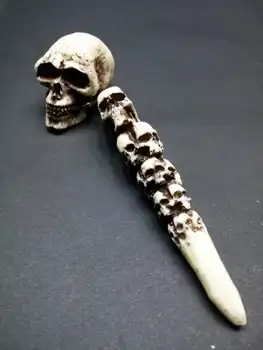 

Individualistic Skull Billiard Chalk Holder Pool Billiard Accessories Snooker Chalk Carrying with Chalk Cover Skull Chalk Holder