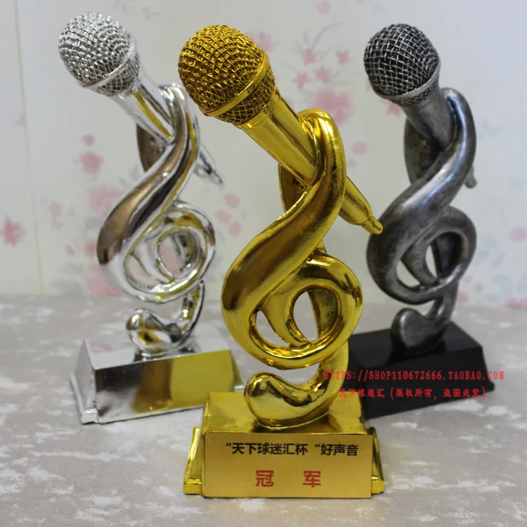 

2017 Customized Music Vocals Voice Cup Microphone Award Trophy Resin Singing Craft Souvenir Home Decoration Engraving