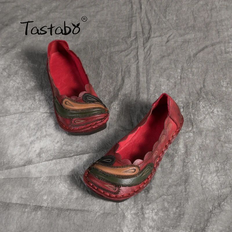 Обувь из натуральной кожи; мягкая удобная обувь ручной работы; повседневная женская обувь; цвет красный, зеленый; обувь на плоской подошве с перьями
