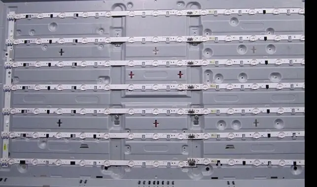 

UA32F4088AR CY-HF320AGEV3H LED strip D2GE-320SC0-R3 2013SVS32H 9 REV1.8 130103 1 set=5 pieces/lot 9 LED