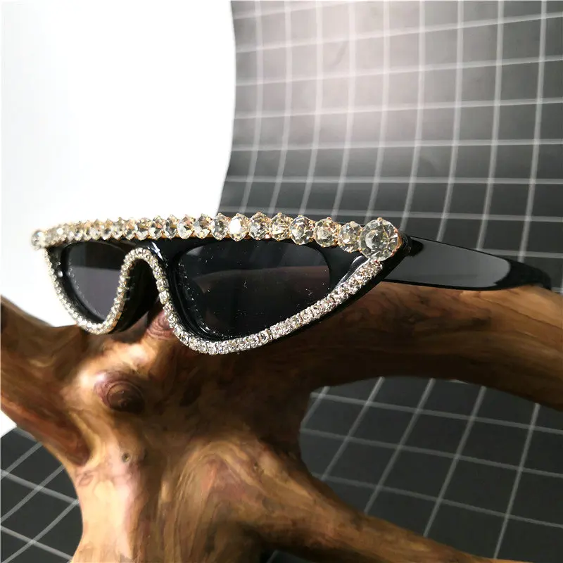Fashion pink black Color Women Cat Sunglasses Diamond Sun Glasses UV400 Triangular shades crystal Eyewear For Womne FML - Lenses Color: black