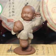 Чайная фигурка для набора Кунг Фу Ча Мальчик с винным бочонком(одежда песочного цвета