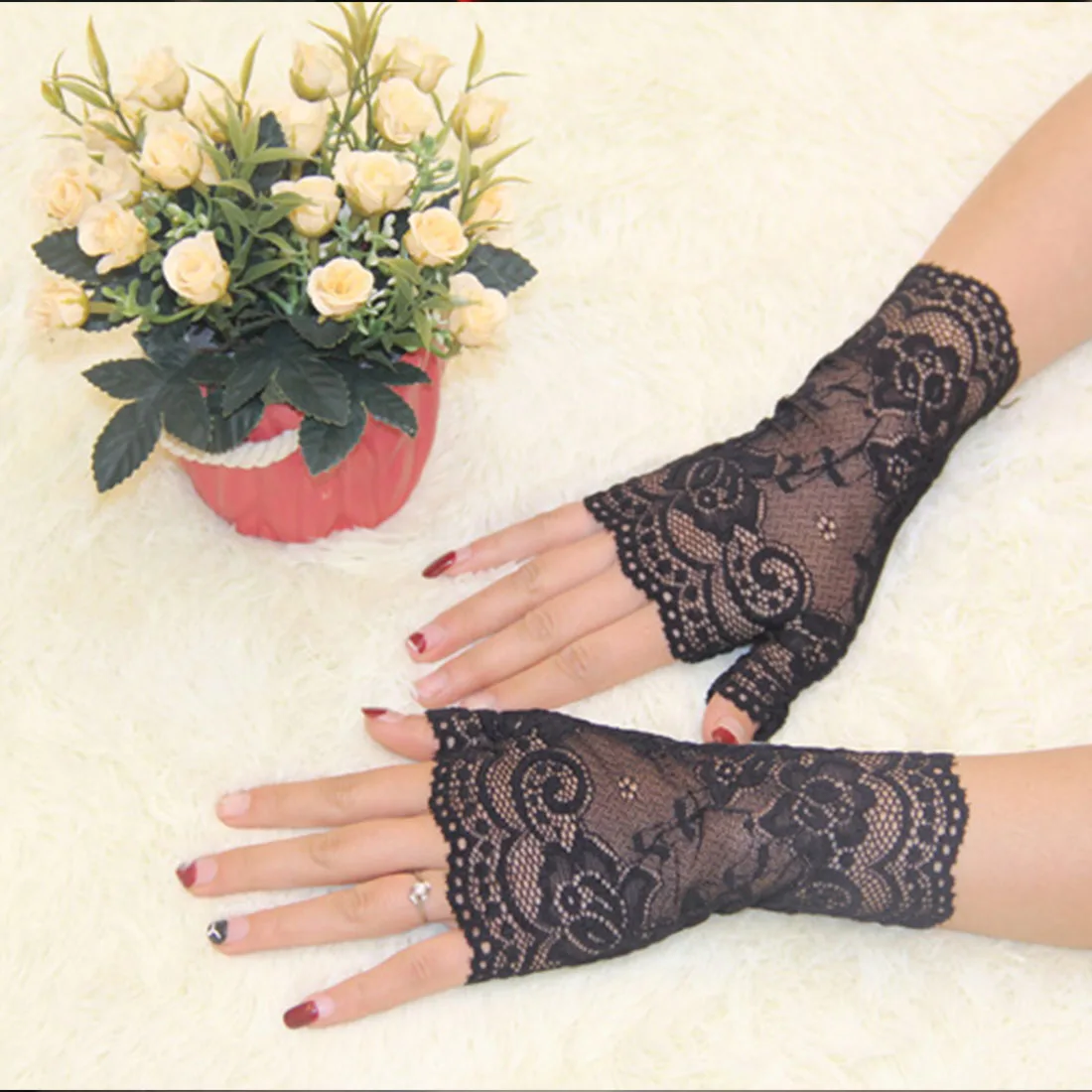 

2016 Spring and Summer Women's Semi-finger Gloves Lady's Anti-uv Lace Gloves Female Driving Gloves