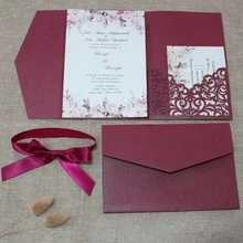 Бордовый конверт стиль свадебные приглашения с открытка RSVP и ленты, лазерная резка Trifold карман приглашает на сладкие шестнадцать
