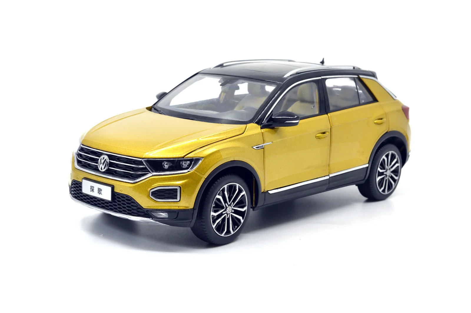 Модель Paudi 1/18 1:18 Масштаб VW Volkswagen T Roc Ограниченная серия Золотой Черный Топ литая под давлением модель автомобиля игрушка модель автомобиля открываются двери